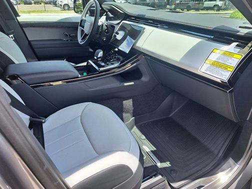 2025 Land Rover Range Rover Sport SE
