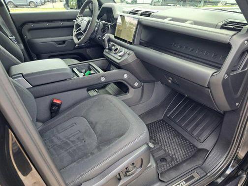 2023 Land Rover Defender 110 V8