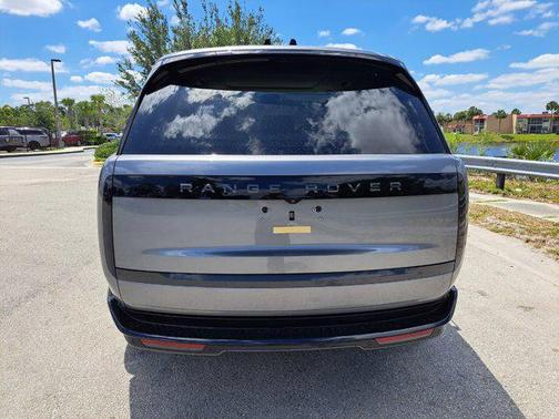 2025 Land Rover Range Rover P530 SE