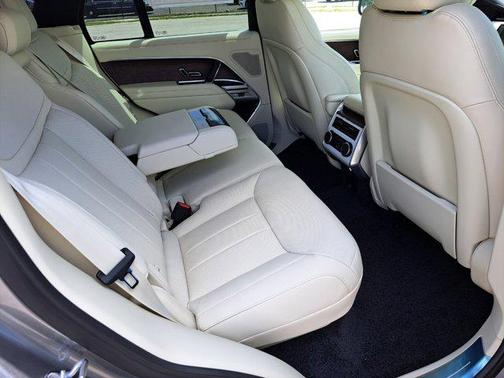 2025 Land Rover Range Rover P530 SE