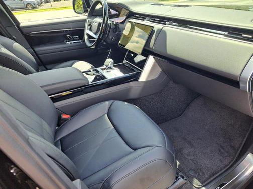 2025 Land Rover Range Rover P530 SE