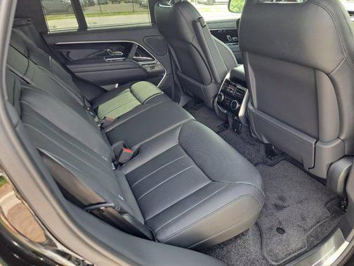 2025 Land Rover Range Rover P530 SE