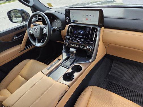 2024 Lexus LX 600 Premium