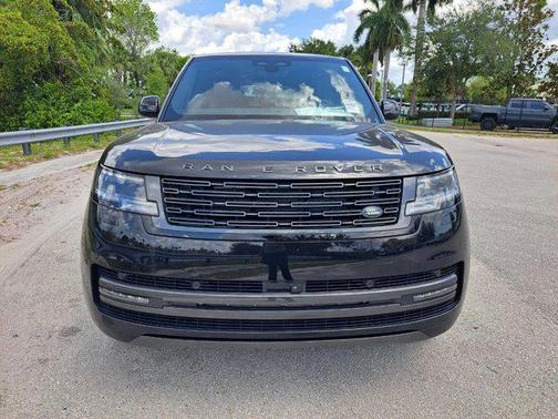 2025 Land Rover Range Rover P400 SE 7 Seat