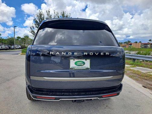 2025 Land Rover Range Rover P530 SE