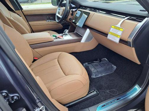 2025 Land Rover Range Rover P530 SE
