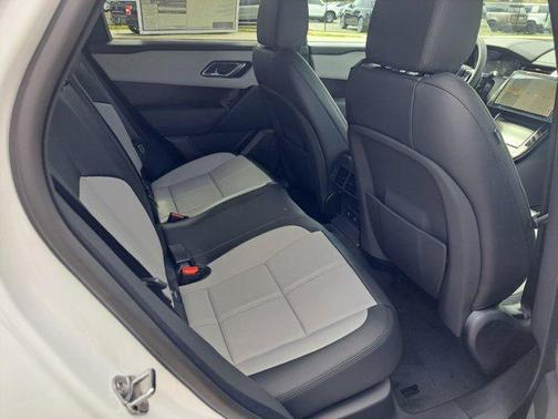2026 Land Rover Range Rover Velar P250 SE R-Dynamic