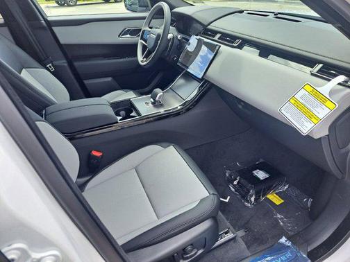 2026 Land Rover Range Rover Velar P250 SE R-Dynamic