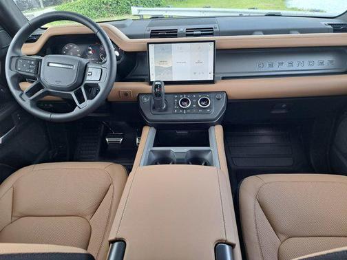 2025 Land Rover Defender 110 V8