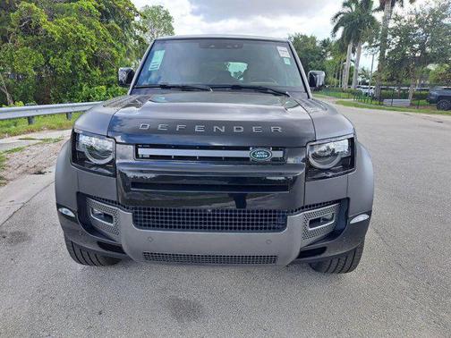 2025 Land Rover Defender 110 V8
