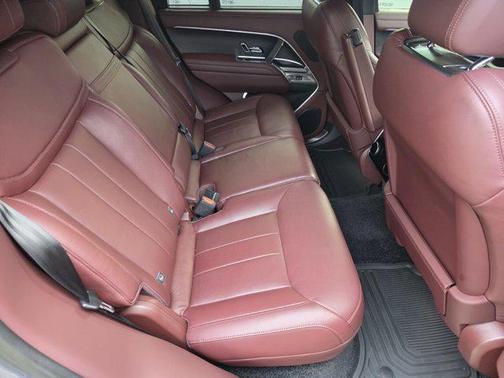 2023 Land Rover Range Rover P530 SE