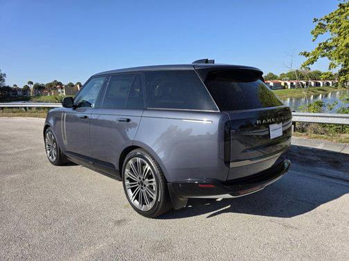 Varesine Blue Metallic 2026 Land Rover Range Rover P530 SE