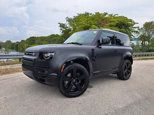 2023 Land Rover Defender V8