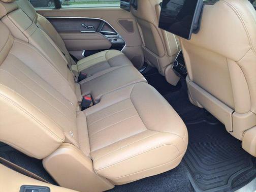 2023 Land Rover Range Rover P530 SE