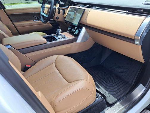 2023 Land Rover Range Rover P530 SE
