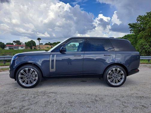 2025 Land Rover Range Rover P530 SE