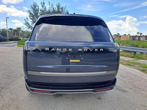 2025 Land Rover Range Rover P530 SE