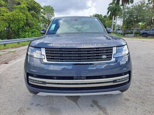 2025 Land Rover Range Rover P530 SE