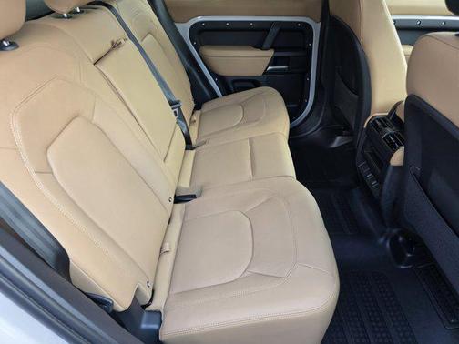 Borasco Grey Metallic 2026 Land Rover Defender P400 X-Dynamic SE