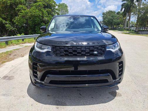 2025 Land Rover Discovery P360 Dynamic SE