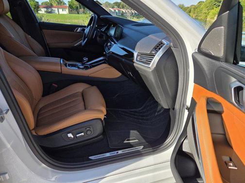 2021 BMW X6 xDrive40i