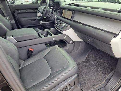 2024 Land Rover Defender 110 P400 S