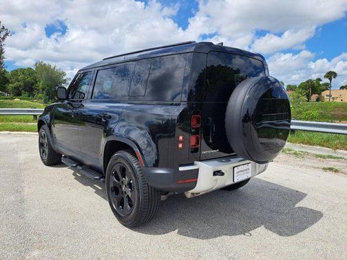 2025 Land Rover Defender 110 P400 S
