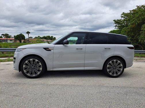 2025 Land Rover Range Rover Sport SE