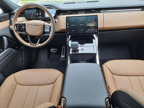 2025 Land Rover Range Rover Sport SE
