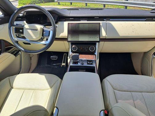 2023 Land Rover Range Rover P530 SE