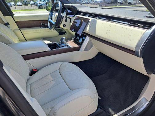 2023 Land Rover Range Rover P530 SE