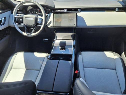 2026 Land Rover Range Rover Velar P250 SE R-Dynamic