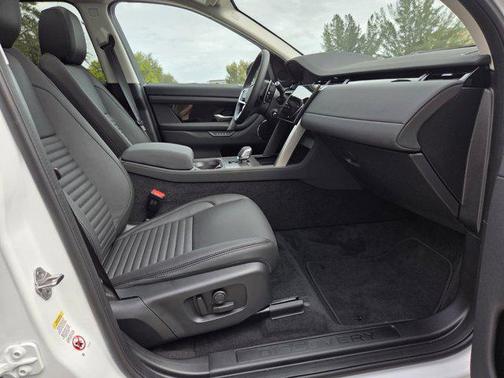 2025 Land Rover Discovery Sport S