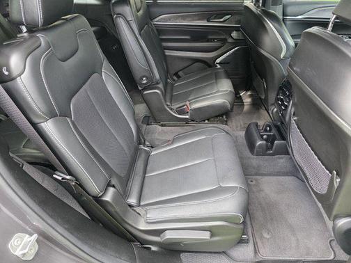 Baltic Gray Metallic Clearcoat 2022 Jeep Grand Cherokee L Overland