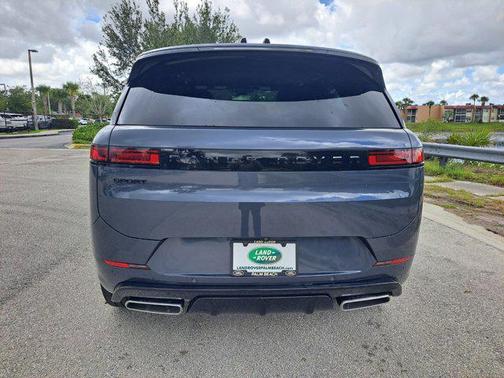 2025 Land Rover Range Rover Sport SE