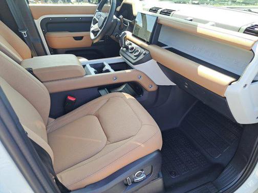 2025 Land Rover Defender 130 P300 S