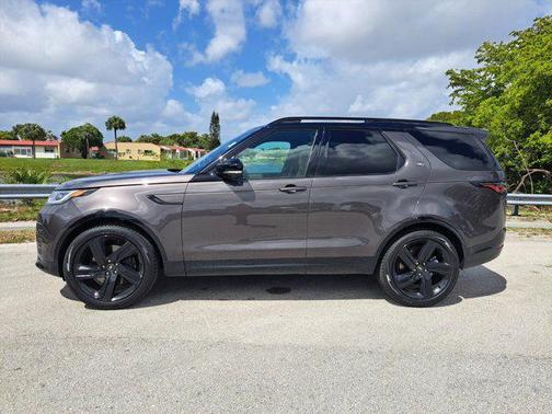 2025 Land Rover Discovery P360 Dynamic SE