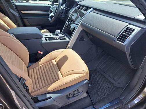 2025 Land Rover Discovery P360 Dynamic SE