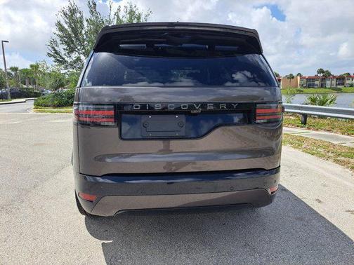 2025 Land Rover Discovery P360 Dynamic SE