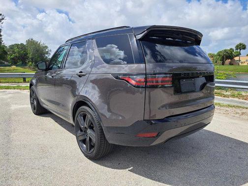 2025 Land Rover Discovery P360 Dynamic SE