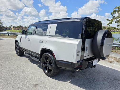 2026 Land Rover Defender P400 X-Dynamic SE