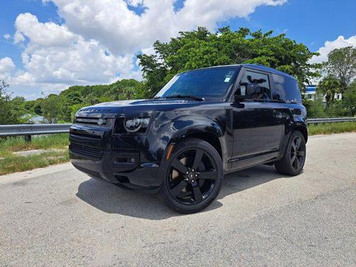 2025 Land Rover Defender 90 P400 X-Dynamic SE