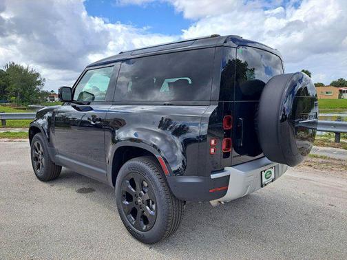 2025 Land Rover Defender 90 P300 S