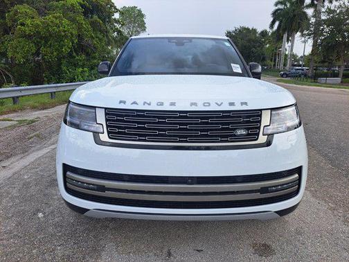 2025 Land Rover Range Rover P400 SE