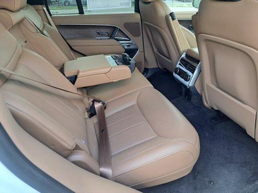 2025 Land Rover Range Rover P400 SE