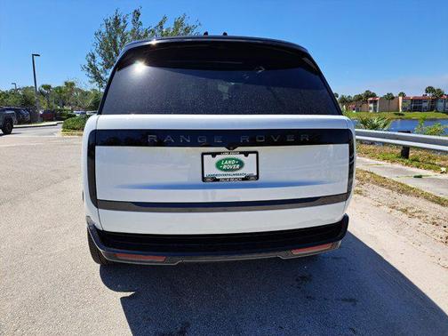 2025 Land Rover Range Rover P530 SE 7 Seat