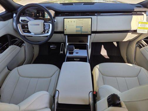 2025 Land Rover Range Rover P400 SE