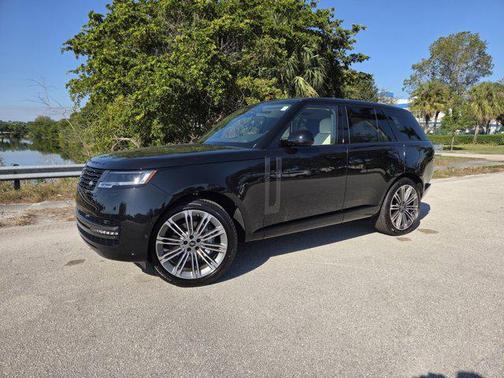 2025 Land Rover Range Rover P400 SE