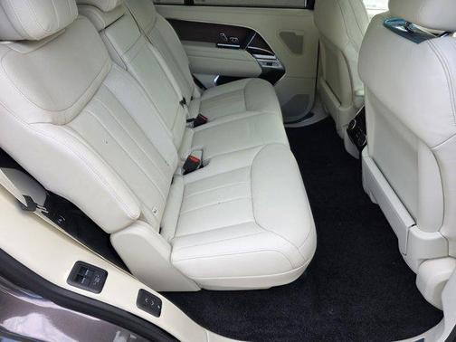 Charente Grey Prem Met 2026 Land Rover Range Rover P400 SE 7 Seat