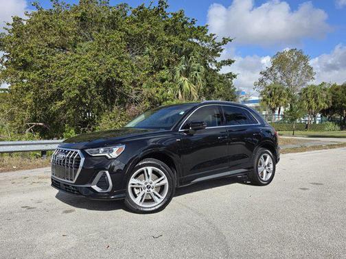 2024 Audi Q3 Premium 45 TFSI S line quattro Tiptronic